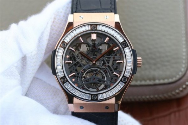 Hublot Classic Fusion Tourbillon 42mm TF RG Skeleton Dial Black Gummy Strap A23J