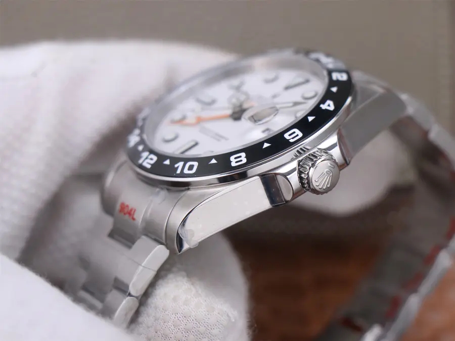 Explorer 2 GMT 216570-77210