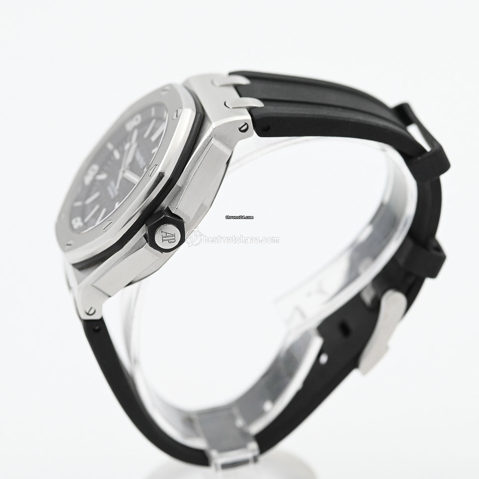 Audemars Piguet Royal Oak Offshore Diver Mens watch Unisex Steel 15703ST - gallery