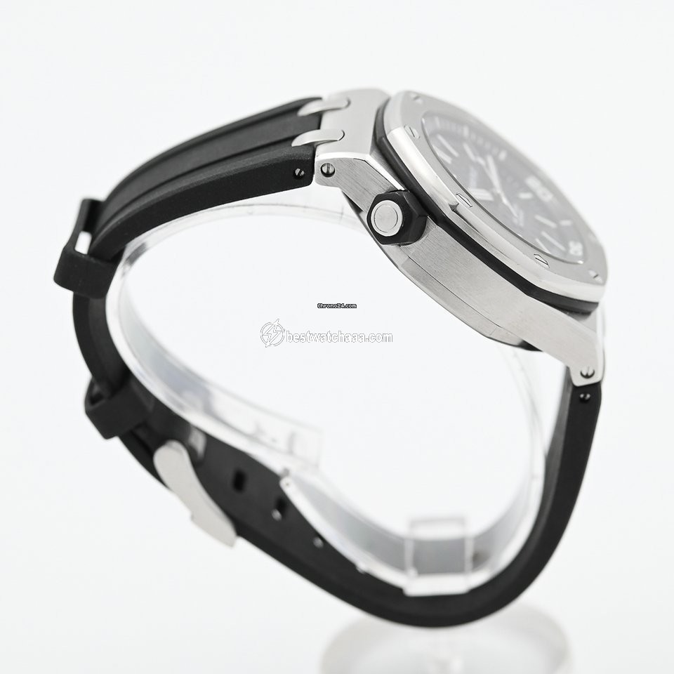 Audemars Piguet Royal Oak Offshore Diver Mens watch Unisex Steel 15703ST - gallery