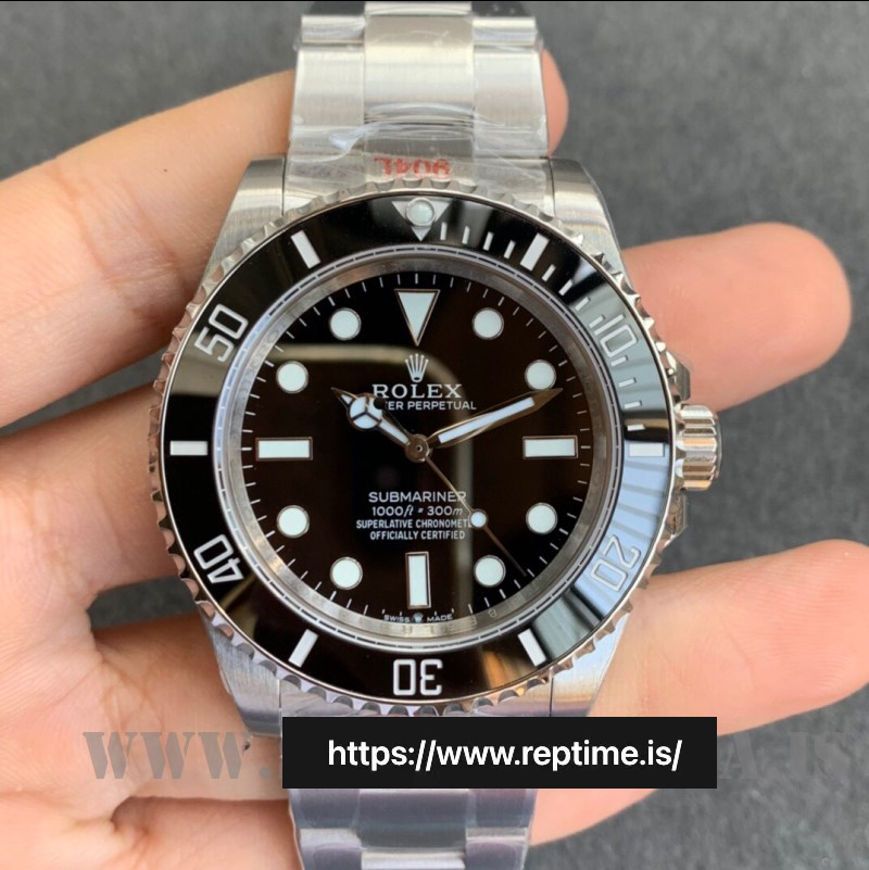 Rolex Submariner 124060 Men Automatic 41MM - gallery