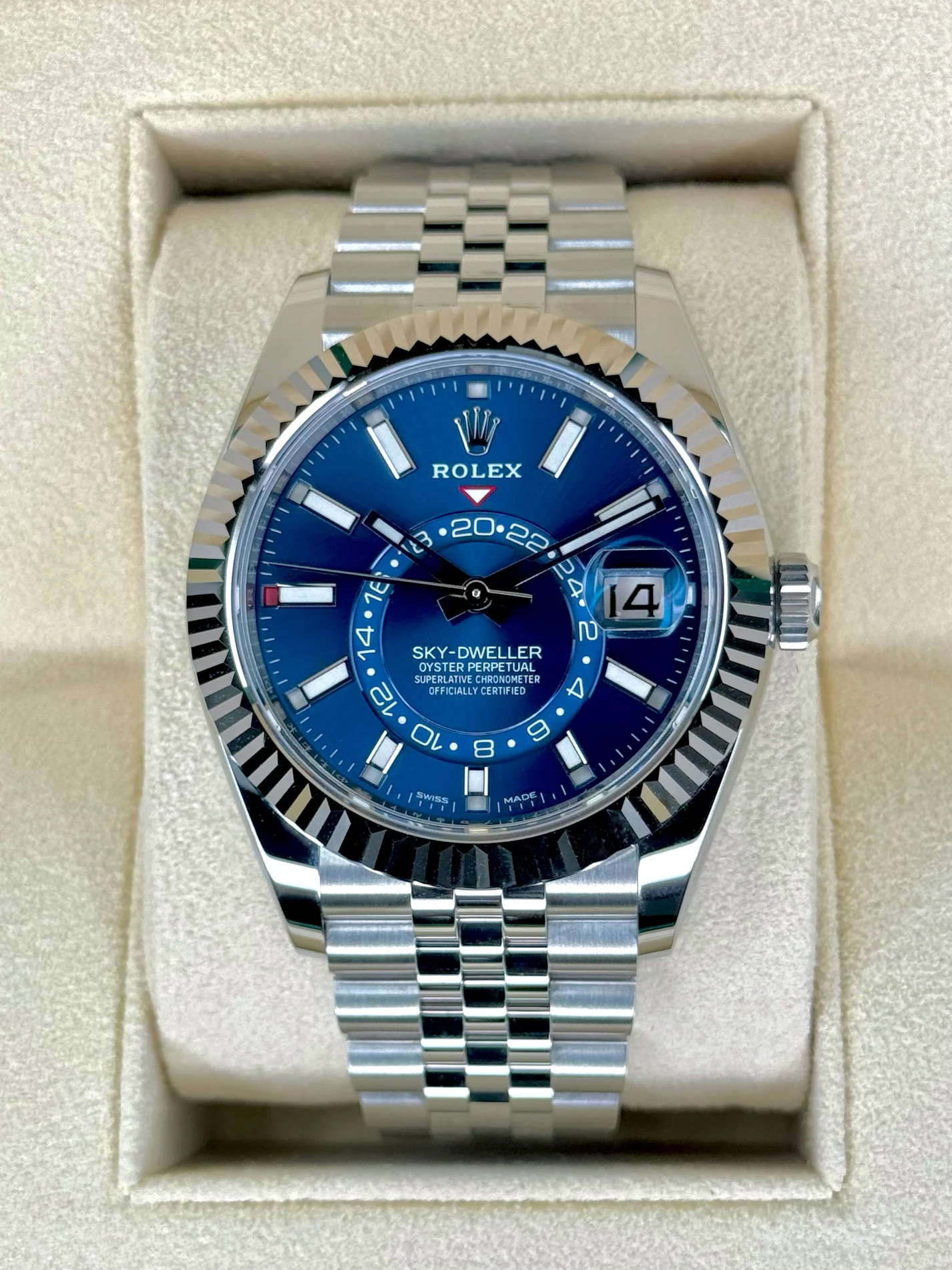 Superclone Rolex Sky-Dweller 42 mm Bright blue Dial 336934 Jubilee - gallery
