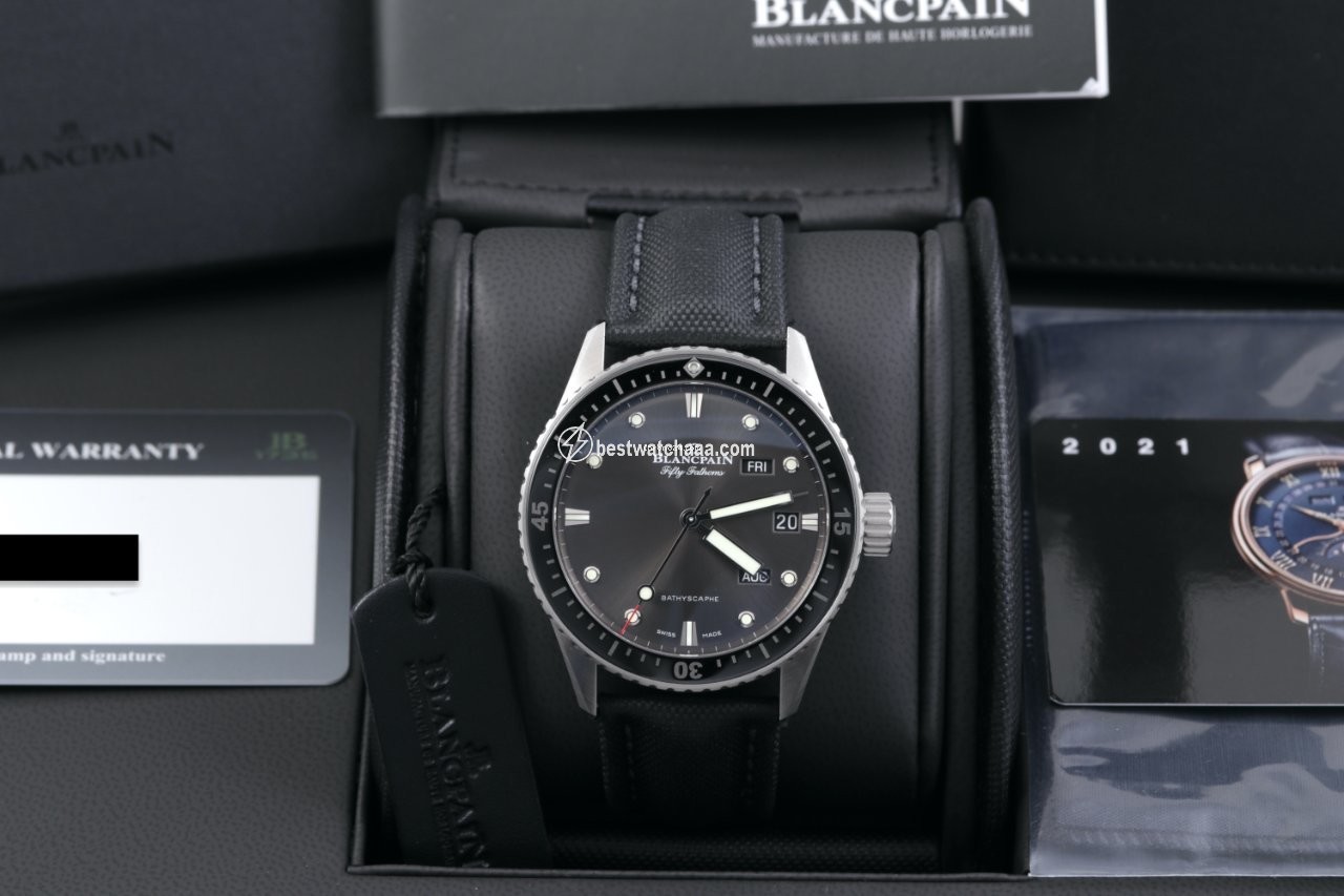 Blancpain Fifty Fathoms Bathyscaphe Mens watch Unisex Automatic Steel 5071-1110-B52A