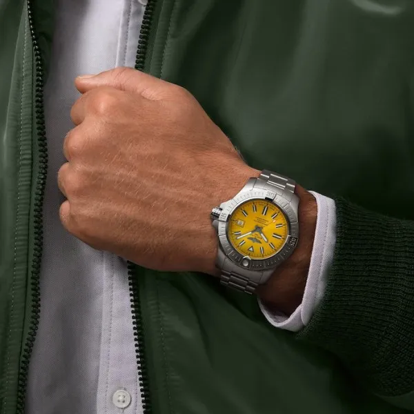 Breitling Avenger Men Automatic Yellow Stainless Steel Watch A17319101I1A1 - gallery