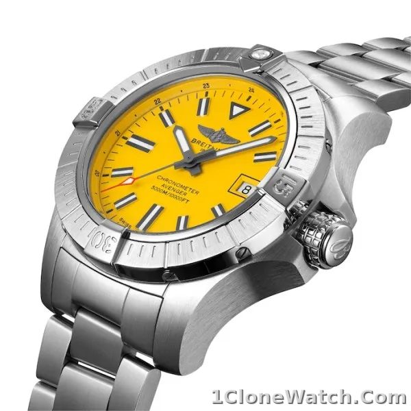 Breitling Avenger Men Automatic Yellow Stainless Steel Watch A17319101I1A1