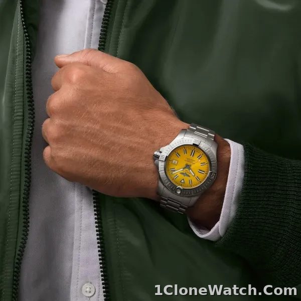 Breitling Avenger Men Automatic Yellow Stainless Steel Watch A17319101I1A1