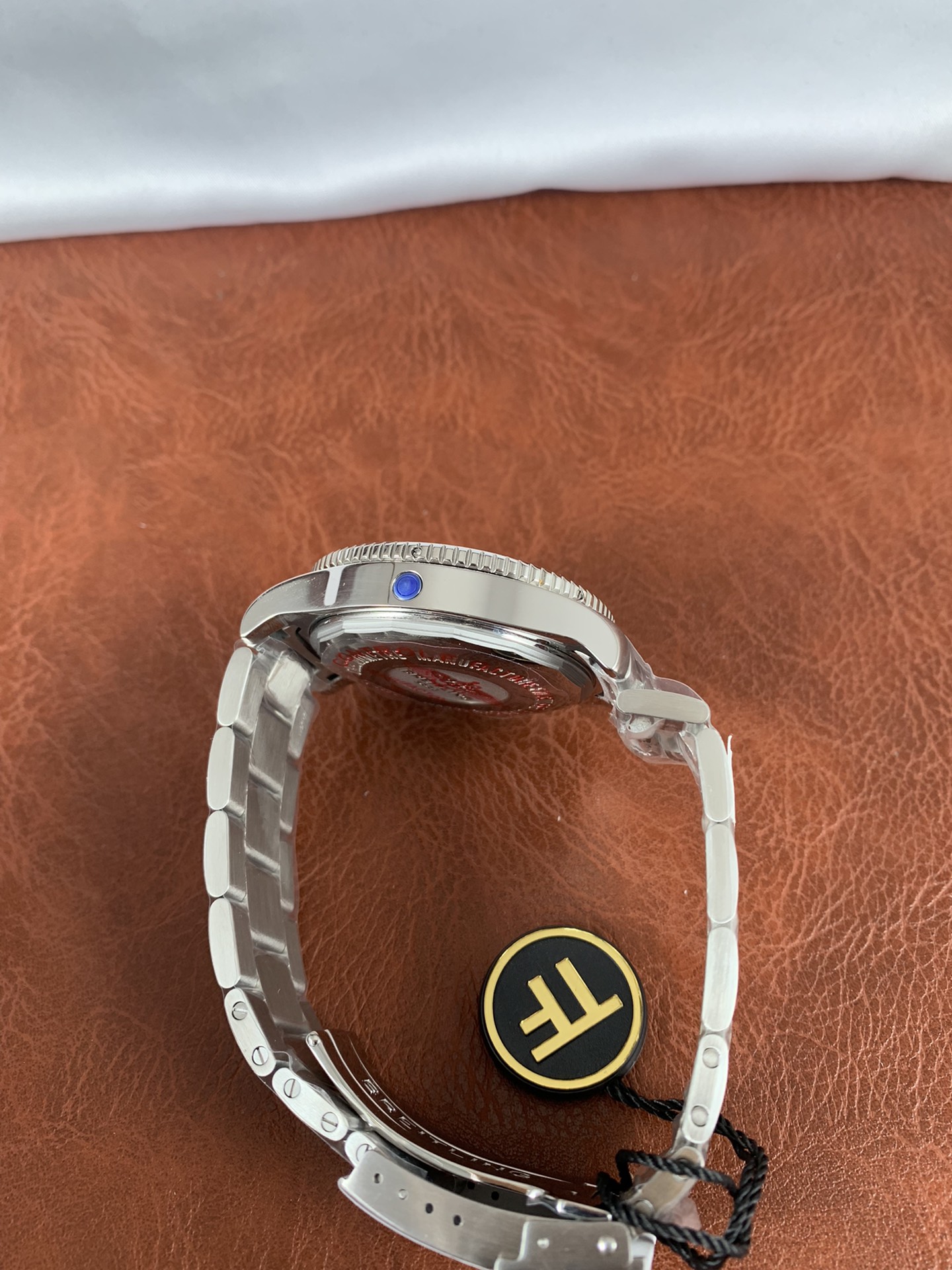 Breitling Superocean II Volcano 44 A17392D71B1A1 - gallery