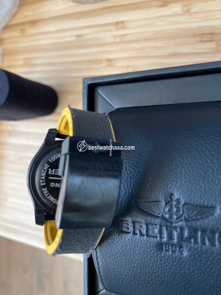 Breitling Avenger Hurricane Mens watch Unisex Automatic Steel XB1210E4 BE89 257S X20D.4 - gallery