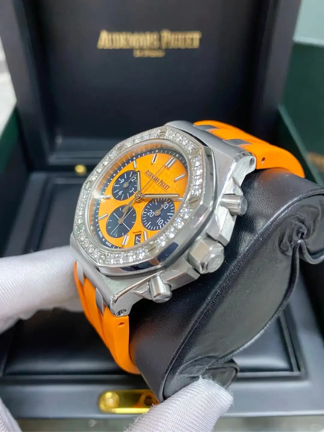 Audemars Piguet Royal Oak Offshore Selfwinding Chronograph Orange 26231ST.ZZ.D070CA.01 - gallery