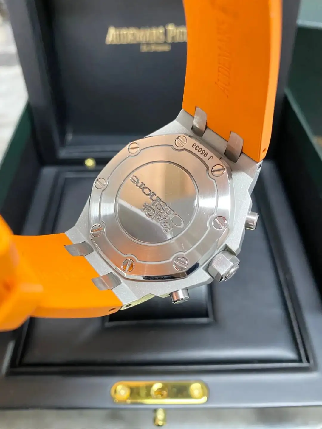 Audemars Piguet Royal Oak Offshore Selfwinding Chronograph Orange 26231ST.ZZ.D070CA.01 - gallery