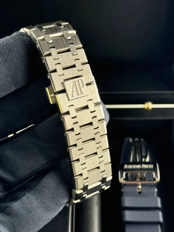 Audemars Piguet Royal Oak Dual Time Blue 26124ST.OO.D018CR.01 - gallery