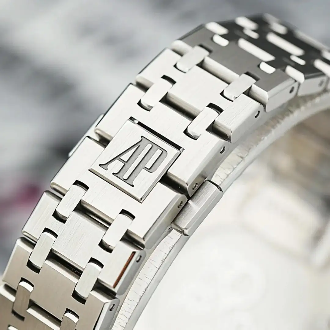 Audemars Piguet Royal Oak Offshore Selfwinding Chronograph Silver 26315ST.OO.1256ST.01 - gallery