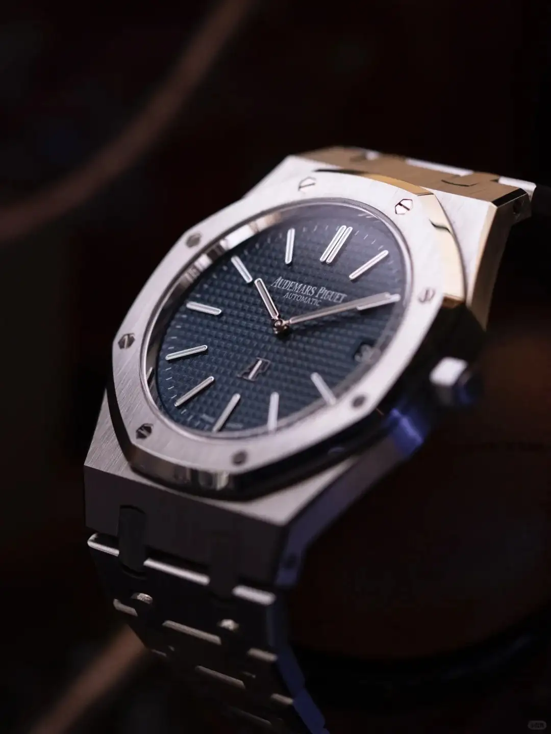 Audemars Piguet Royal Oak Jumbo Extra-Thin Blue 15202ST.OO.1240ST.01 - gallery