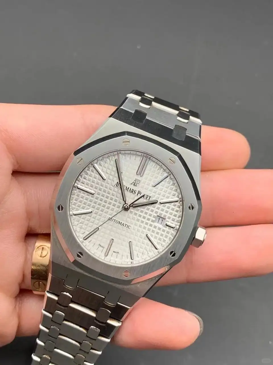 Audemars Piguet Royal Oak Selfwinding Silver 15400ST.OO.1220ST.02 - gallery
