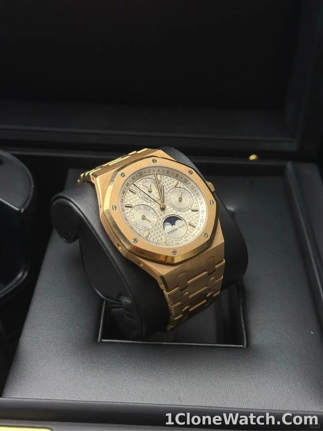 Audemars Piguet Royal Oak Perpetual Calendar Silver 26574OR.OO.1220OR.01
