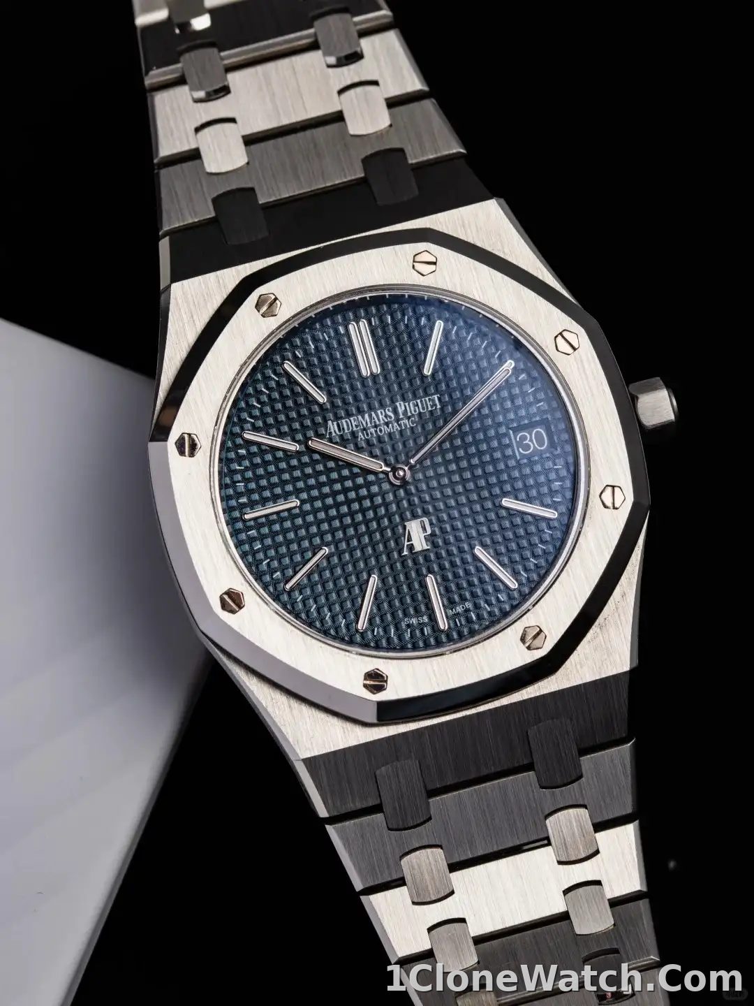 Audemars Piguet Royal Oak Jumbo Extra-Thin Blue 15202ST.OO.1240ST.01