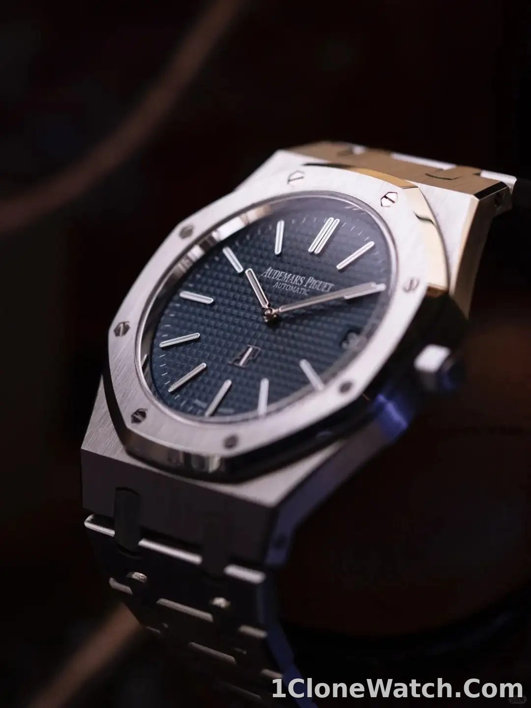Audemars Piguet Royal Oak Jumbo Extra-Thin Blue 15202ST.OO.1240ST.01