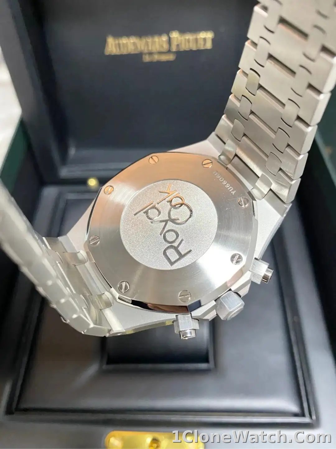 Audemars Piguet Royal Oak Selfwinding Chronograph Silver 26331ST.OO.1220ST.03