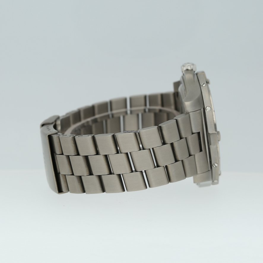 Breitling Aerospace Avantage Mens watch Unisex Quartz Titanium E7936210 - gallery