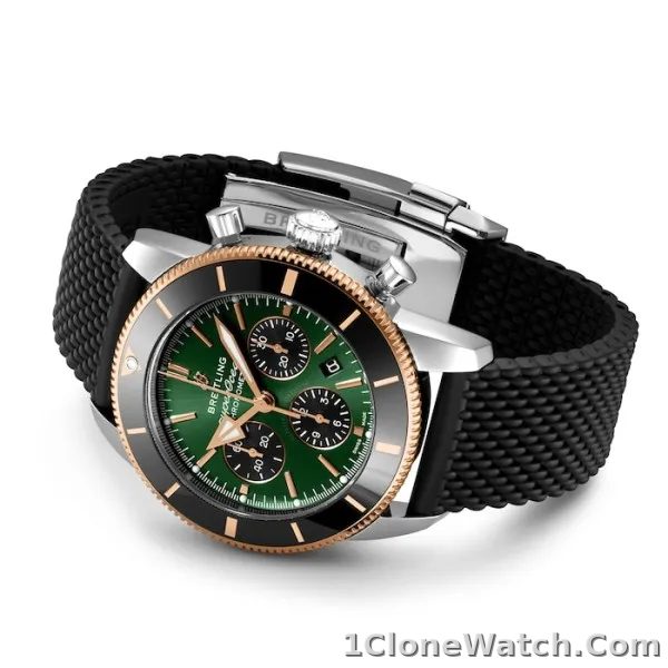 Breitling Superocean Men Automatic Green Rubber Watch UB01622A1L1S1 - detail