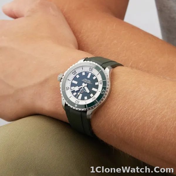Breitling Superocean Men Automatic Green Rubber Watch A17376A31L1S1