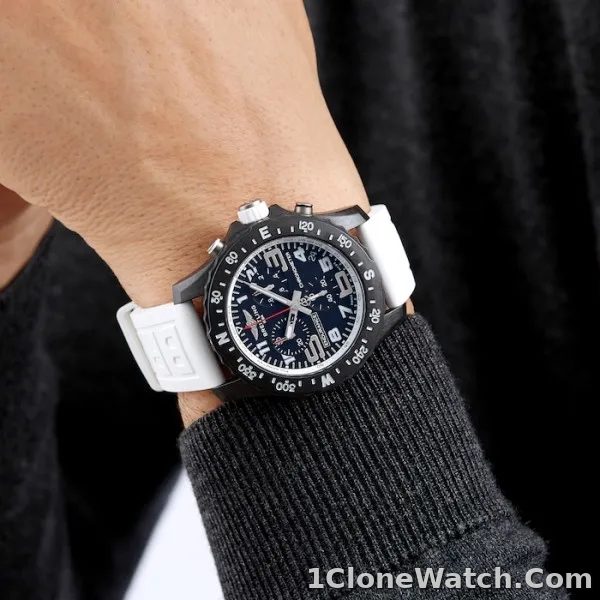 Breitling Endurance Pro Men Quartz Black Rubber Watch X82310A71B1S1 - detail