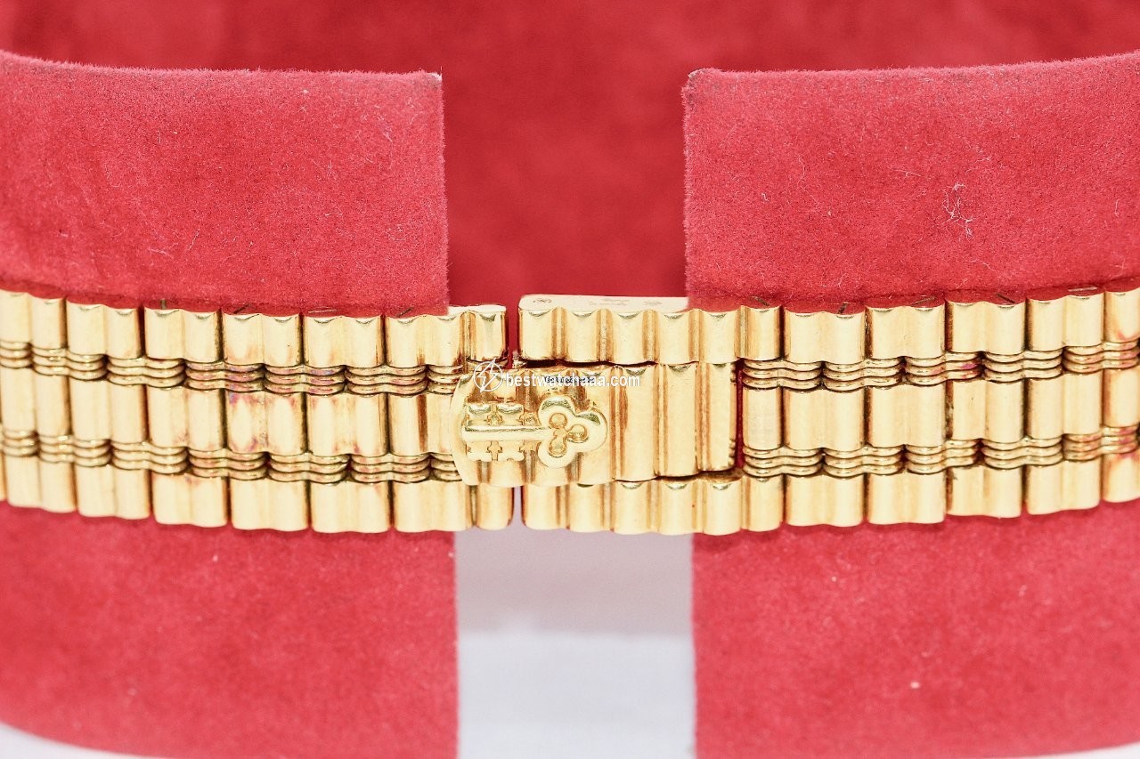Corum Romvlvs Womens watch Quartz Yellow gold 50.221.65 - gallery