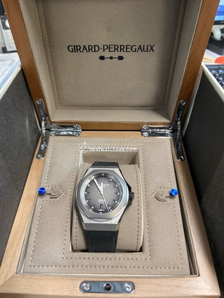 Girard Perregaux Laureato Mens watch Unisex Automatic Titanium 81070-21-001-FB6A