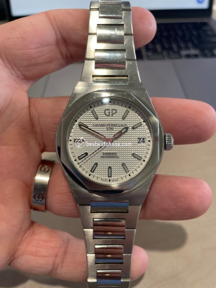 Girard Perregaux Laureato Mens watch Unisex Automatic Steel 81010-11-131-11A