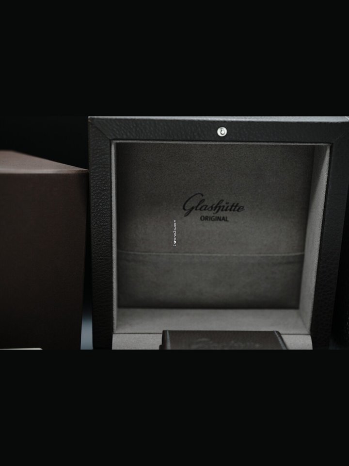 Glashutte Original Sixties Mens watch Unisex Automatic Rose gold 1-39-52-01-01-04 - gallery