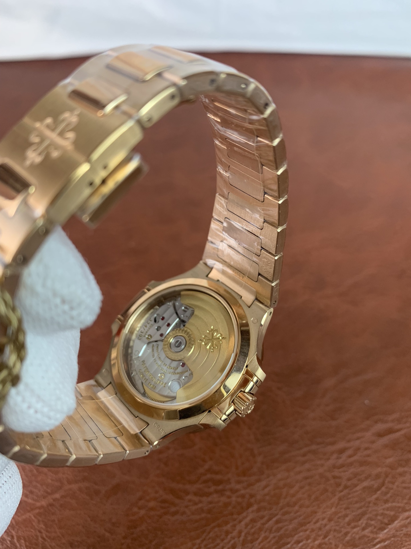 Patek Philippe Nautilus Ladies 35mm 7118/1R-010 - gallery