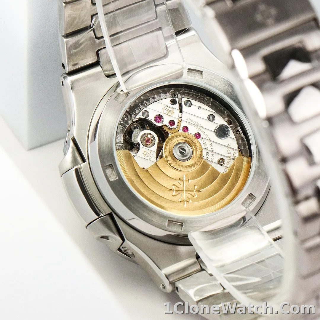 Patek Philippe Nautilus Green Perpetual Calendar - detail