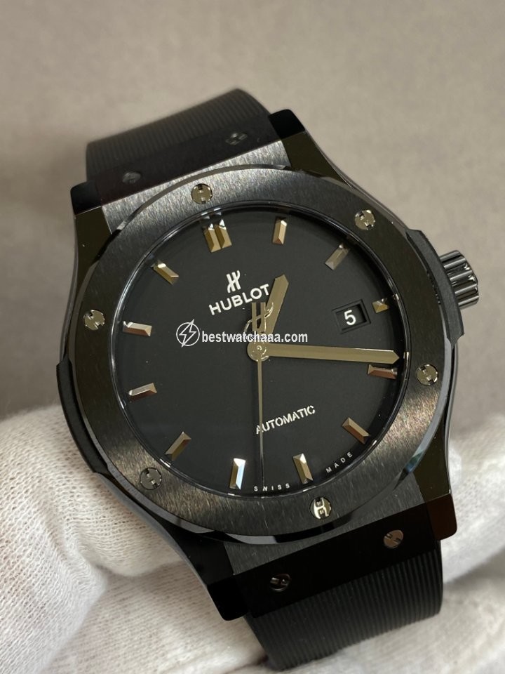 Hublot Classic Fusion 45, 42, 38, 33 mm Mens watch Unisex Automatic Ceramic 542.CM.1171.RX - gallery