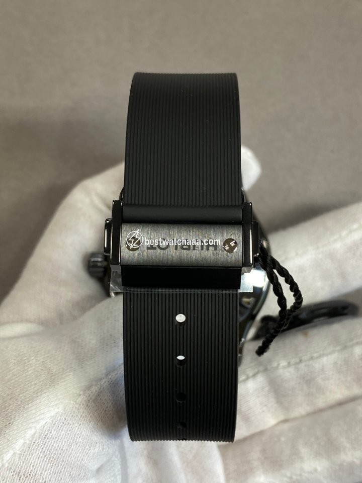Hublot Classic Fusion 45, 42, 38, 33 mm Mens watch Unisex Automatic Ceramic 542.CM.1171.RX - gallery