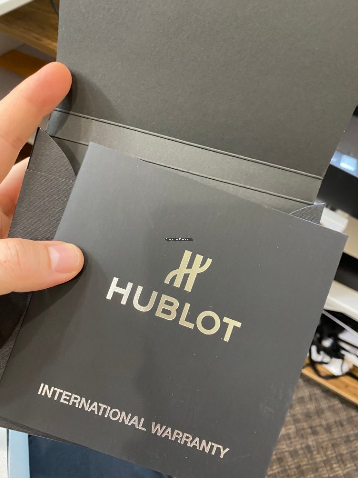 Hublot Classic Fusion 45, 42, 38, 33 mm Mens watch Unisex Automatic Ceramic 542.CM.1171.RX - gallery
