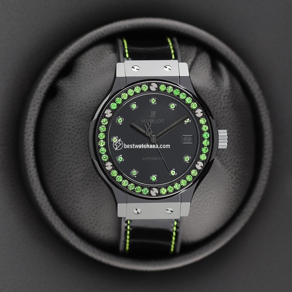 Hublot Classic Fusion 45, 42, 38, 33 mm Womens watch Automatic Ceramic 565.cx.1210.vr.1222