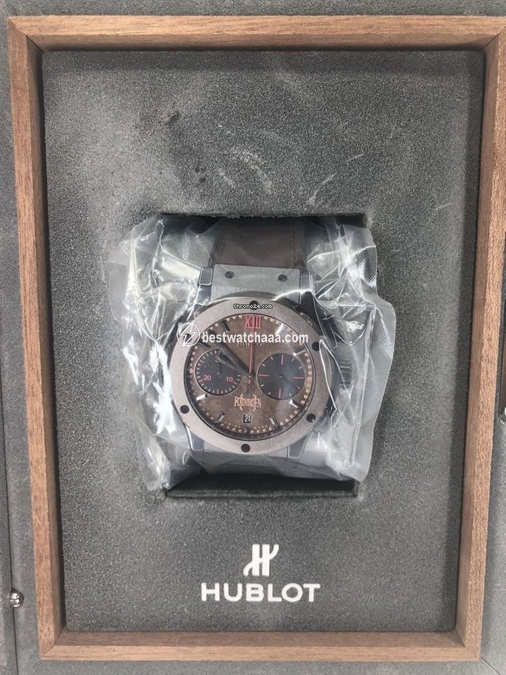 Hublot Classic Fusion Chronograph Mens watch Unisex Automatic Ceramic 521.CC.0589.VR.OPX14