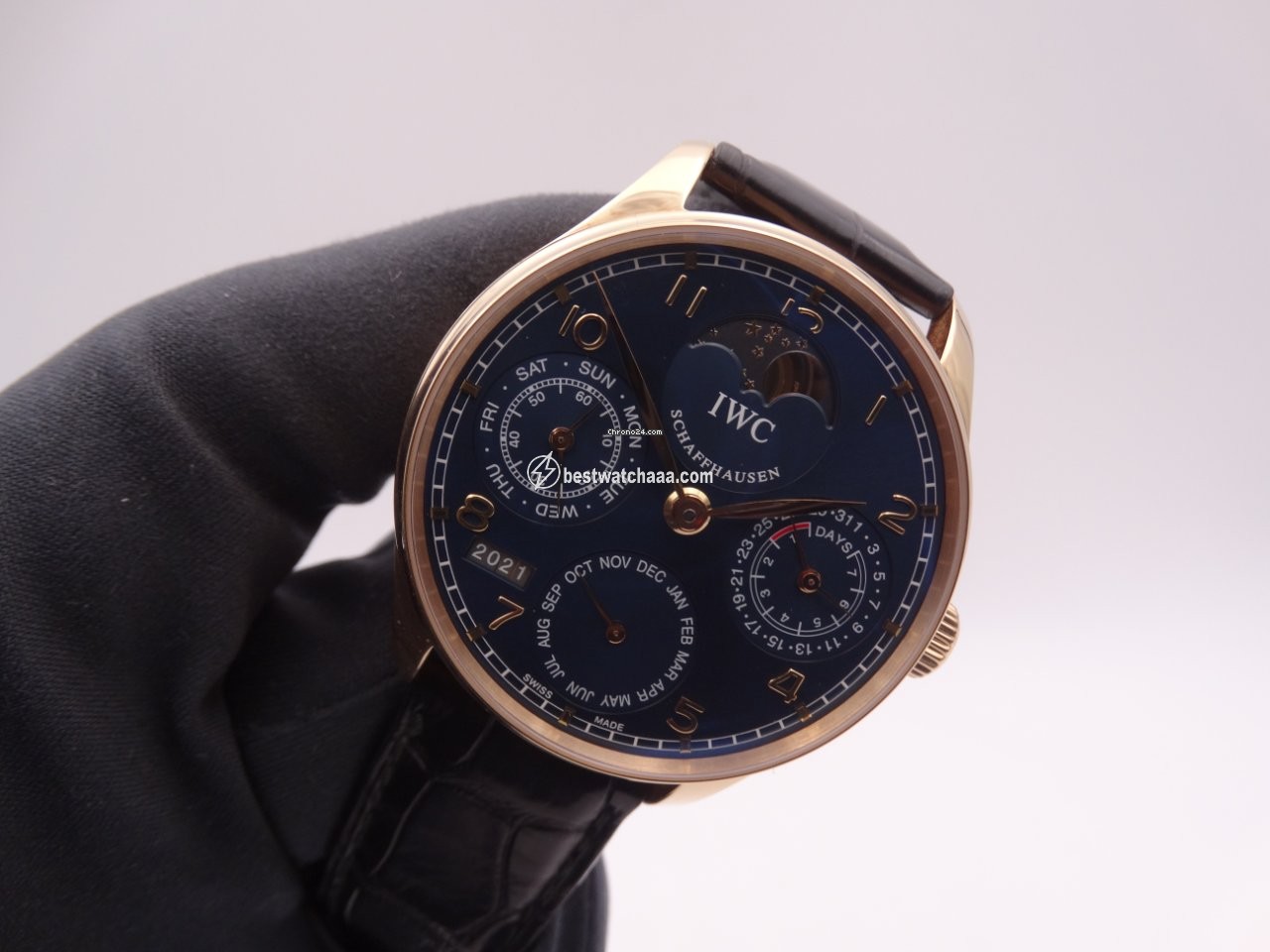 IWC Portuguese Perpetual Calendar Mens watch Unisex Automatic Rose gold IW502220 - gallery