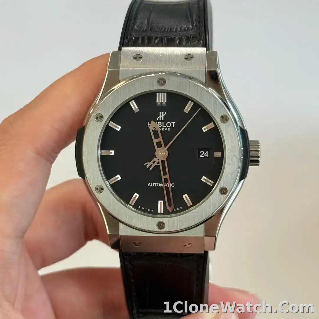 Hublot Classic Fusion Men Automatic Black Alligator Watch 565.NX.1171.LR