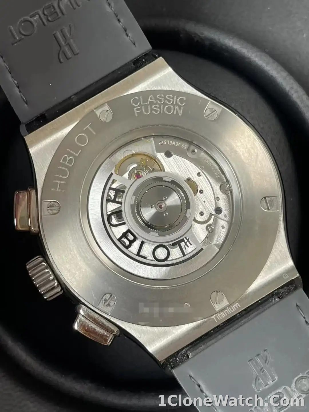 Hublot Classic Fusion Men Automatic Green Alligator Watch 541.NX.8970.LR