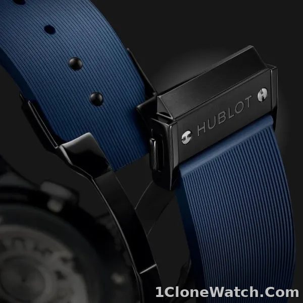 Hublot Classic Fusion Men Automatic Blue Rubber Watch 521.CM.7170.RX