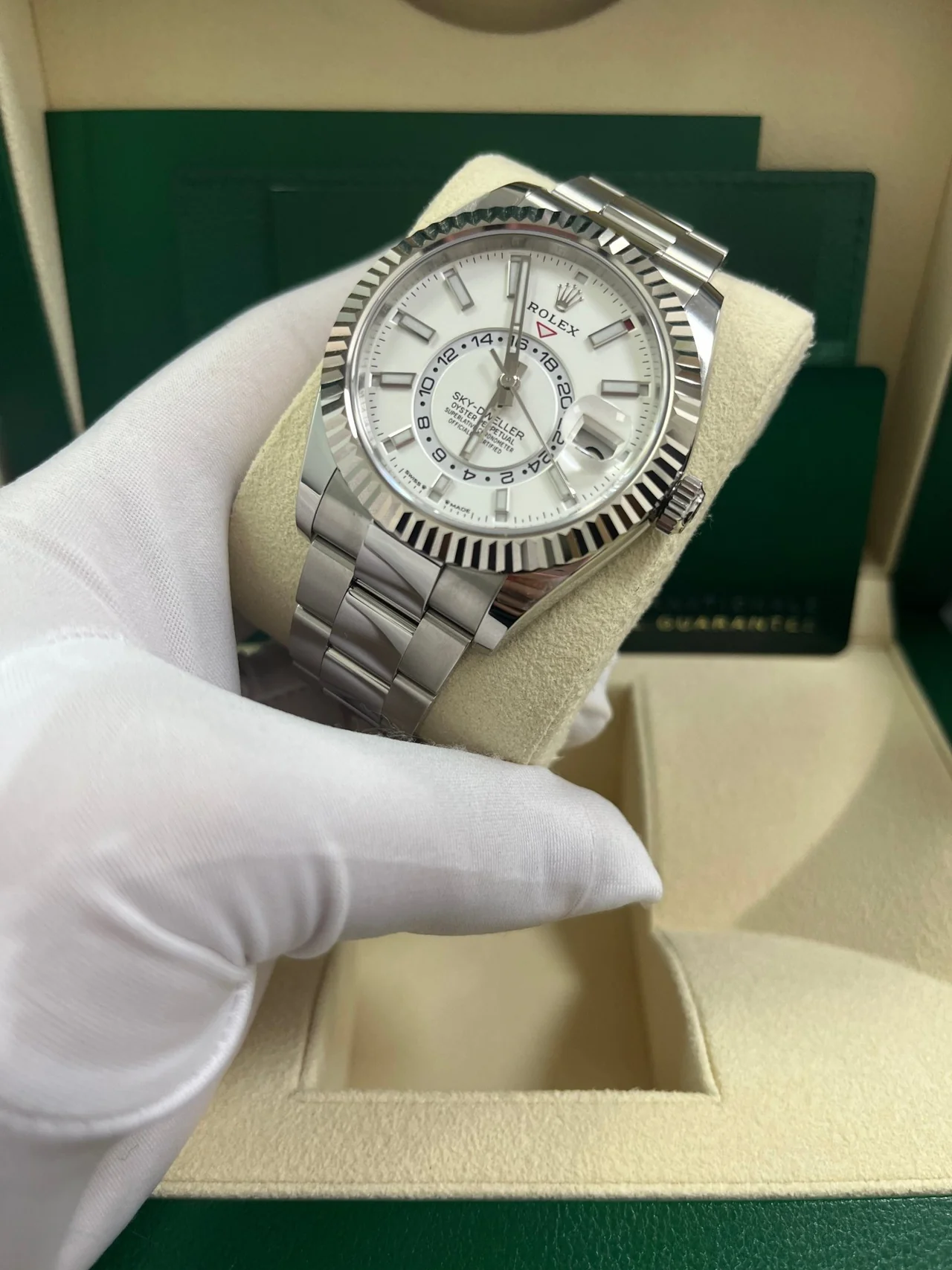 Superclone Rolex Sky-Dweller 42 mm Intense white Dial 336934 - gallery
