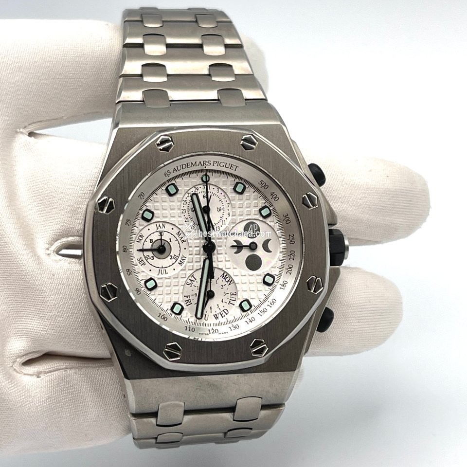 Audemars Piguet Royal Oak Offshore Chronograph Mens watch Unisex Automatic Titanium 25854TI.OO.1150TI.01 - gallery